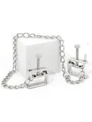 Fetiş Göğüs Kelepçesi – Zincirli, Ayarlanabilir Basınçlı BDSM Meme Klipsi